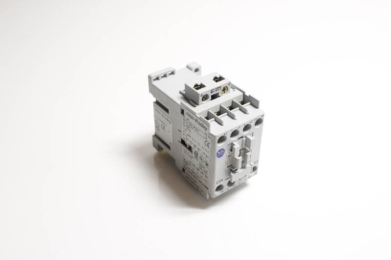 ALLEN-BRADLEY 100-C09*01 SER A NSNBC02 - CONTACTOR