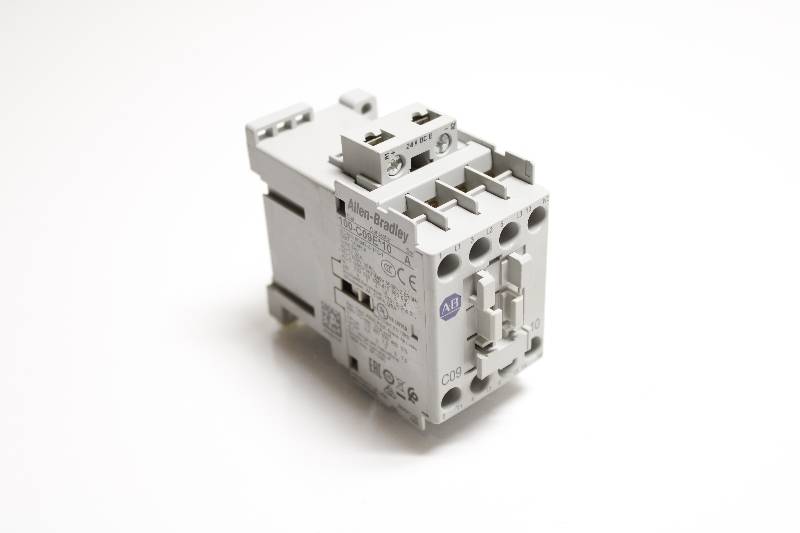 ALLEN-BRADLEY 100-C09E*10 SER A NSNBC02 - CONTACTOR