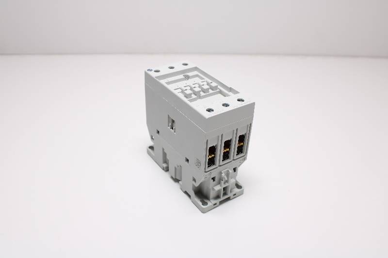 ALLEN-BRADLEY 100-E65 SER A NSNBC01 - CONTACTOR