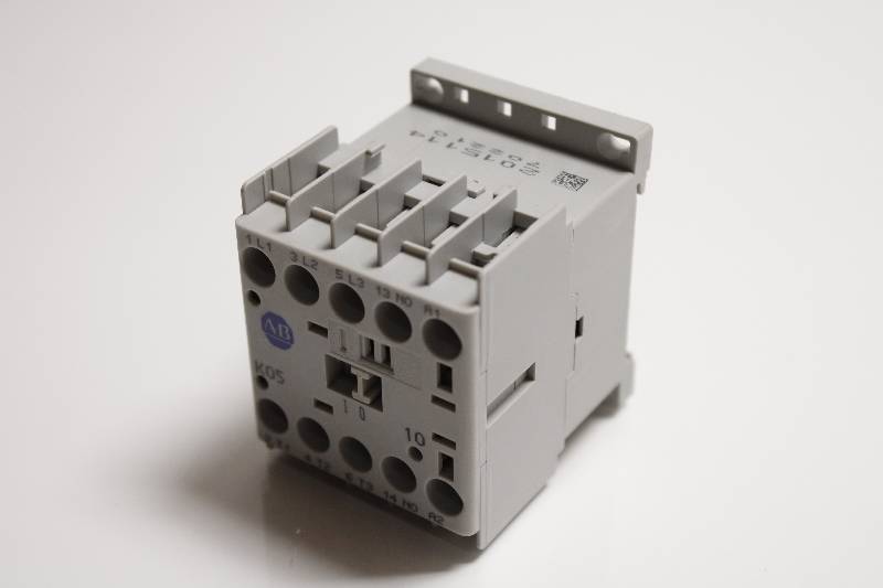 ALLEN-BRADLEY 100-K05DJ10 SER A NSNBC01 - CONTACTOR