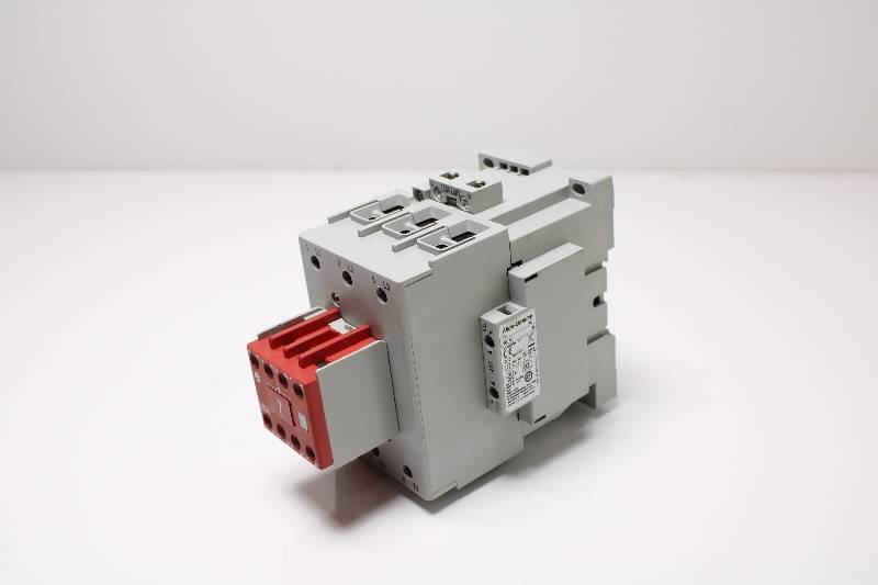 ALLEN-BRADLEY 100S-C60D14BC SER B NSNBC01 - CONTACTOR