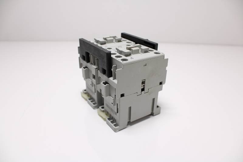 ALLEN-BRADLEY 104-C09EJ22 SER B NSNBC01 - CONTACTOR
