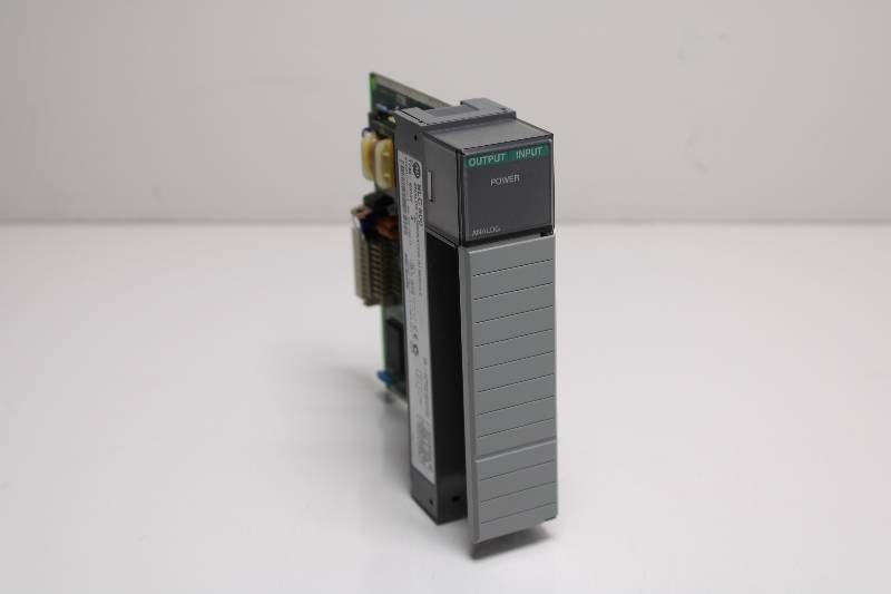 ALLEN-BRADLEY 1746-NIO4V SER A NSNBC02 - PLC