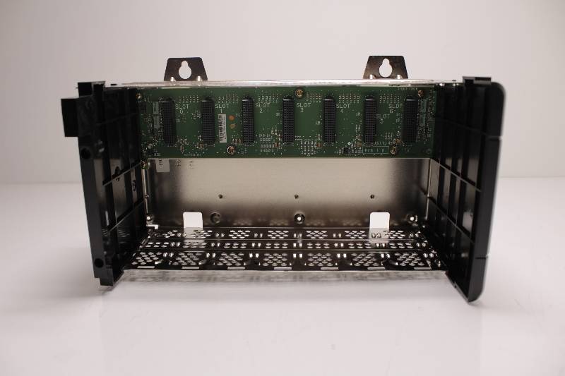 ALLEN-BRADLEY 1756-A7 SER B NSNBC01 - PLC