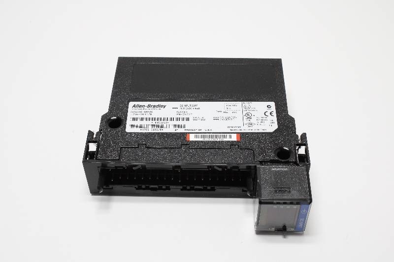 ALLEN-BRADLEY 1756IB32 SER B NSNBC01 - PLC