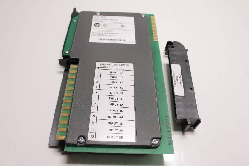 ALLEN-BRADLEY 1771-ID SER A NSNBC01 - PLC