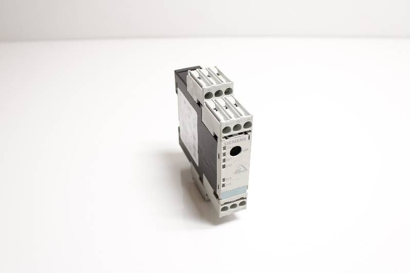 SIEMENS 3RK1200-0CE02-0AA2 NSNBC02 - PLC