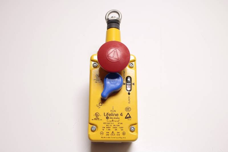 ALLEN-BRADLEY 440E-L13133 NSNBC01 - SAFETY SWITCH