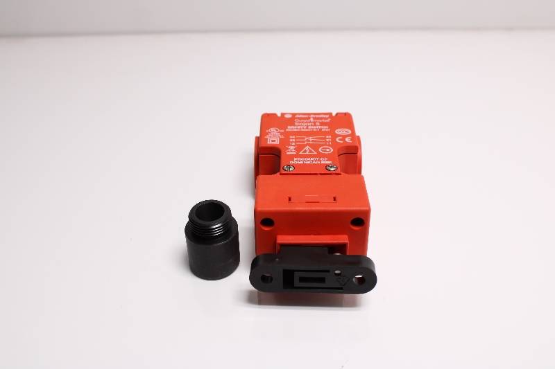 ALLEN-BRADLEY 440K-T11203 SER B NSNBC01 - SAFETY SWITCH