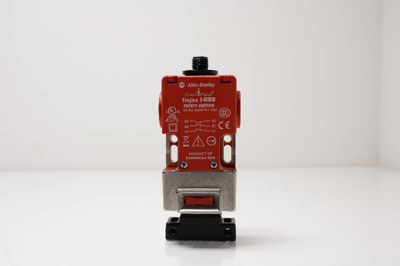 ALLEN-BRADLEY 440K-T11371 SER B NSNBC01 - SAFETY SWITCH