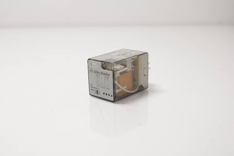 ALLEN-BRADLEY 700-HA33A1-4 SER D NSNBC01 - RELAY