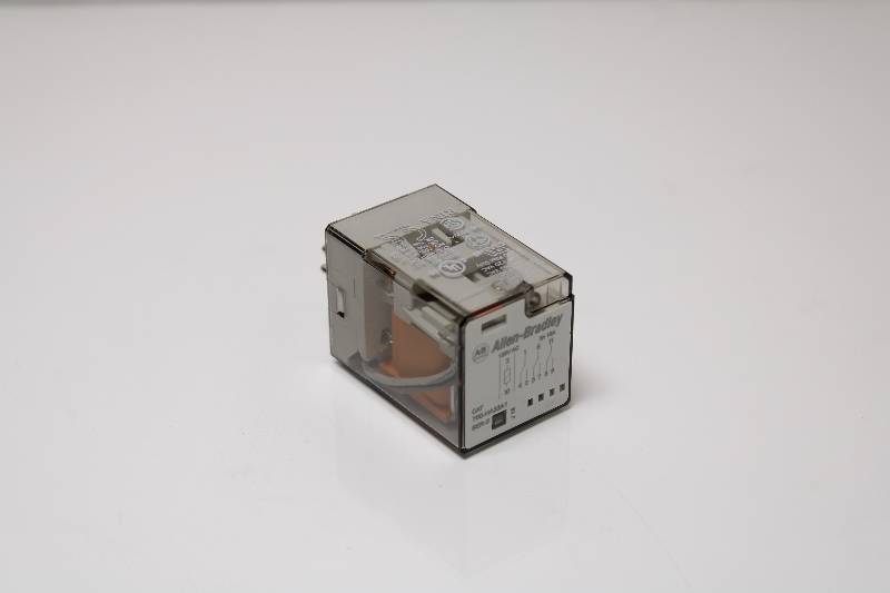 ALLEN-BRADLEY 700-HA33A1 SER D NSNBC02 - RELAY