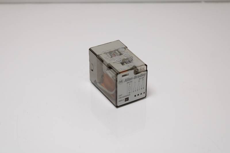 ALLEN-BRADLEY 700-HA33A24 SER D NSNBC02 - RELAY