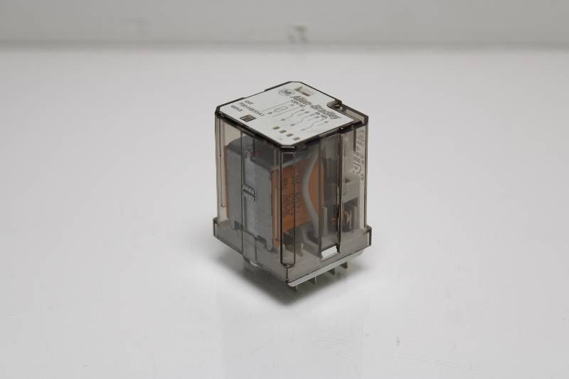ALLEN-BRADLEY 700-HB33A1 SER E NSNB - RELAY