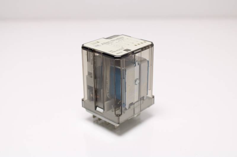 ALLEN-BRADLEY 700-HB33Z1 SER E NSNBC01 - RELAY