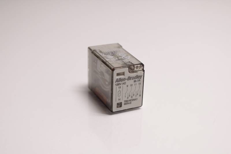 ALLEN-BRADLEY 700-HC24A1 SER D NSNBC01 - RELAY