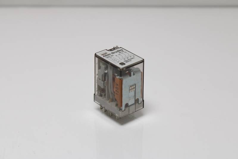 ALLEN-BRADLEY 700-HC24A1 SER D NSNBC02 - RELAY