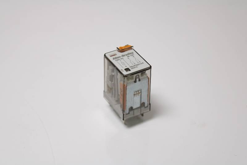 ALLEN-BRADLEY 700-HF32A1-3-4 SER C NSNBC01 - RELAY