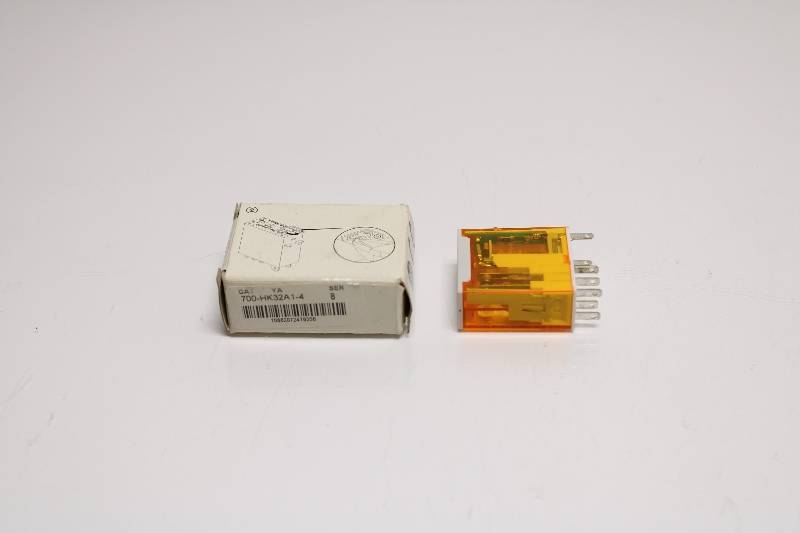 ALLEN-BRADLEY 700-HK32A1-4 SER B NSFB - RELAY