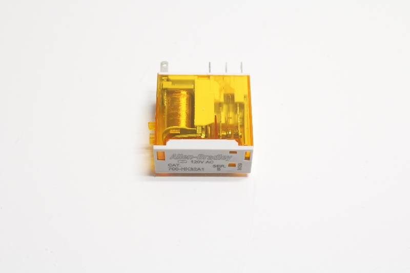 ALLEN-BRADLEY 700-HK32A1 SER B NSNBC02 - RELAY