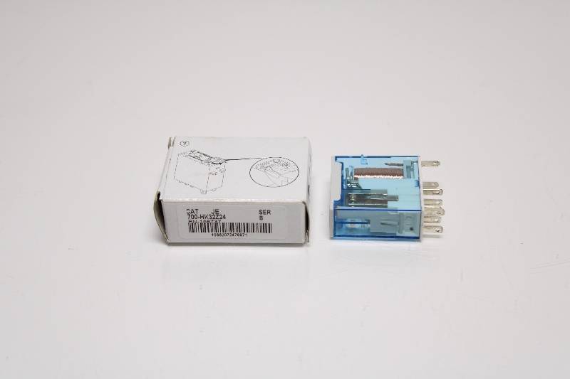 ALLEN-BRADLEY 700-HK32Z24 SER B NSFB - RELAY