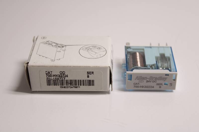 ALLEN-BRADLEY 700-HK32Z24 SER B NSFBC01 - RELAY