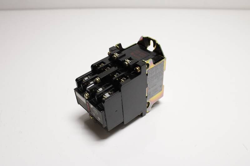 ALLEN-BRADLEY 700-N800A1 SER C NSNB - RELAY