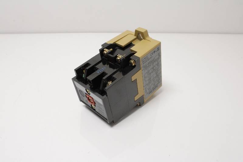 ALLEN-BRADLEY 700-P200A1 SER B NSNBC01 - RELAY