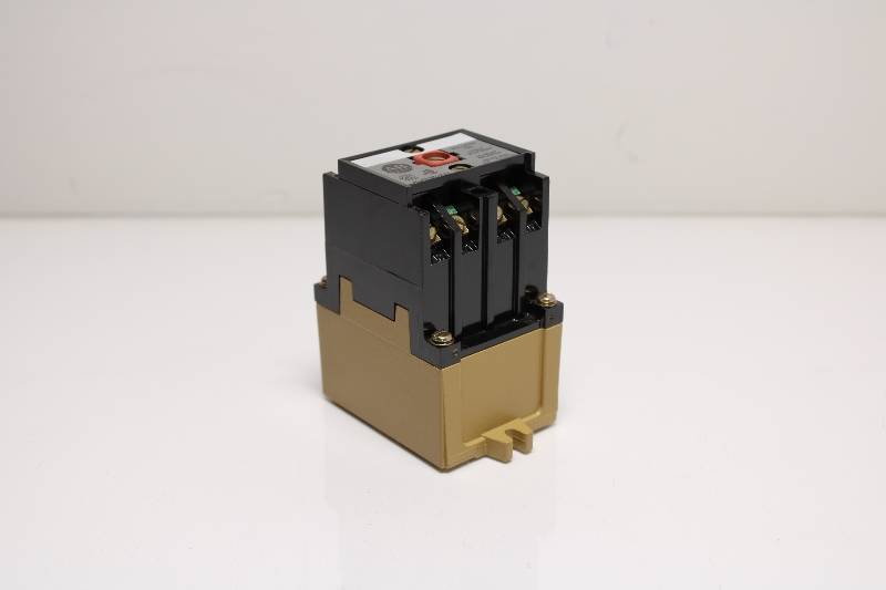 ALLEN-BRADLEY 700-P400A1 SER B NSNB - RELAY