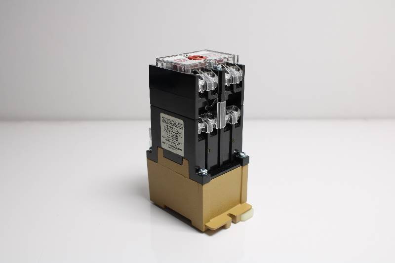ALLEN-BRADLEY 700-PK800A1 SER E NSNBC01 - RELAY