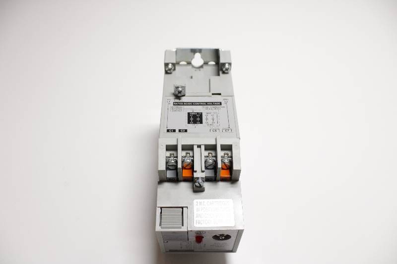 ALLEN-BRADLEY 700-RTC11110U1 SER A NSNBC01 - RELAY
