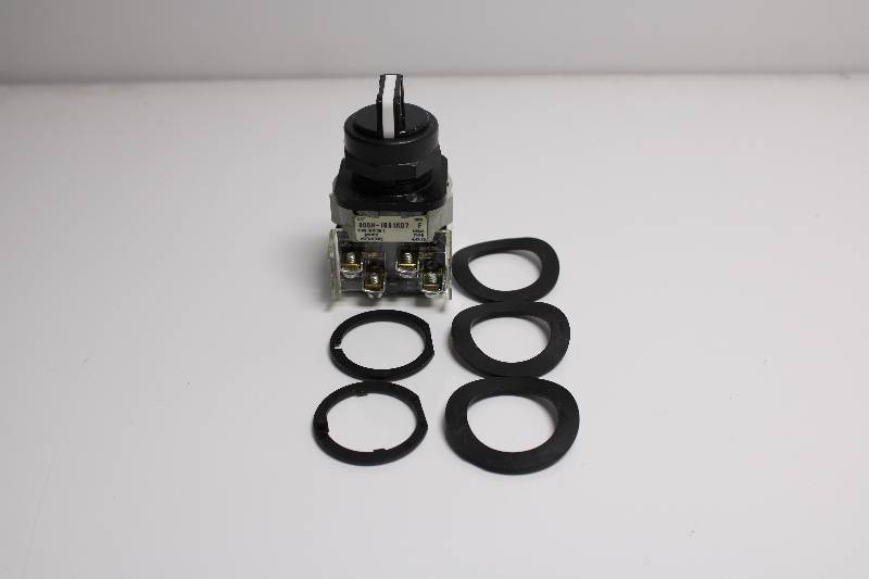 ALLEN-BRADLEY 800H-JR91KD7AAXX SER F NSNBC01