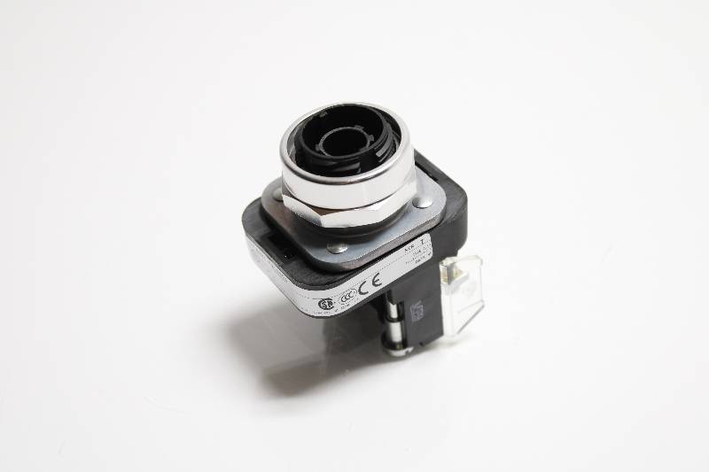 ALLEN-BRADLEY 800T-FXLE6D4 SER T MISSING PARTS NSMD