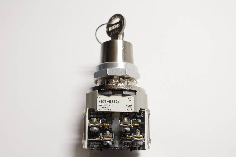 ALLEN-BRADLEY 800T-H3124A SER T NSNBC01