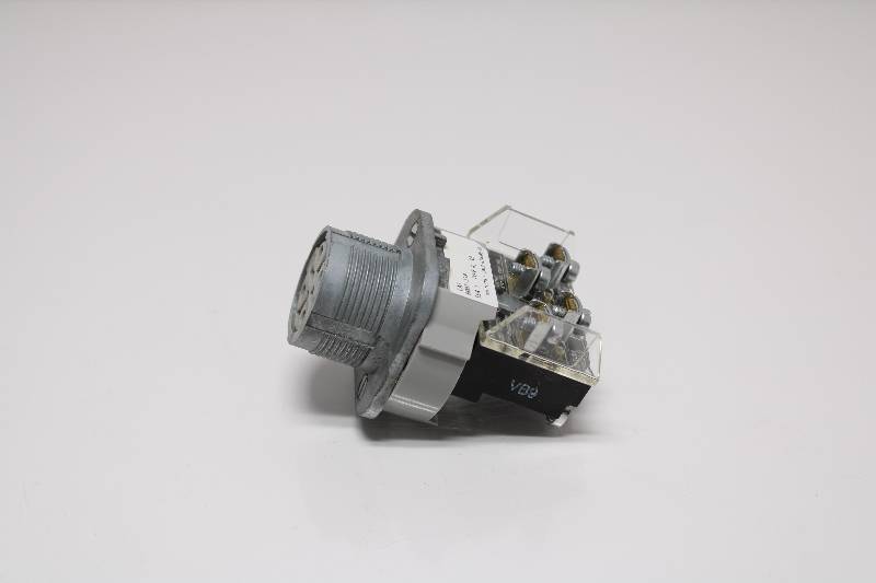 ALLEN-BRADLEY 800T-J5A SER T NSMDC01