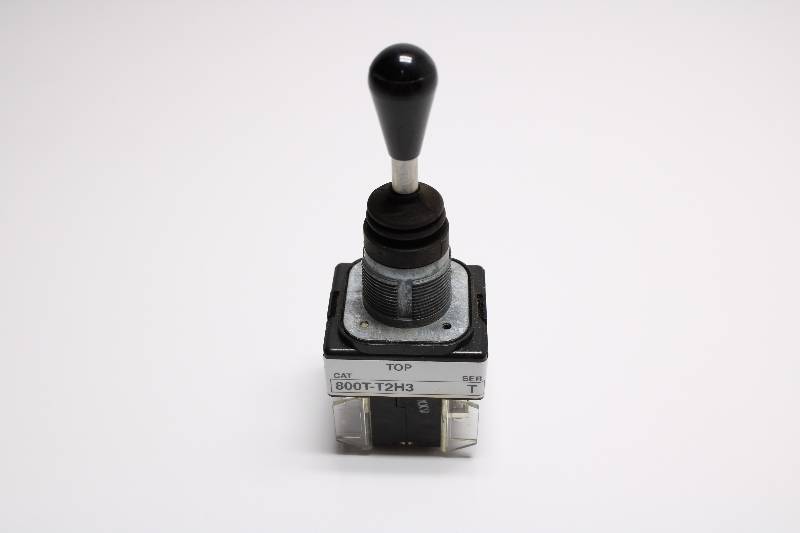 ALLEN-BRADLEY 800T-T2H3EEXX SER T NSNBC01