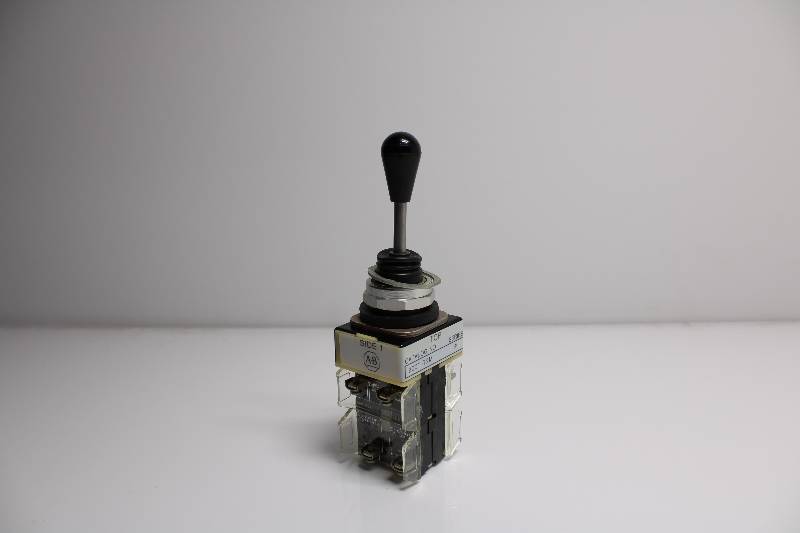 ALLEN-BRADLEY 800T-T2M SER P NSNBC01