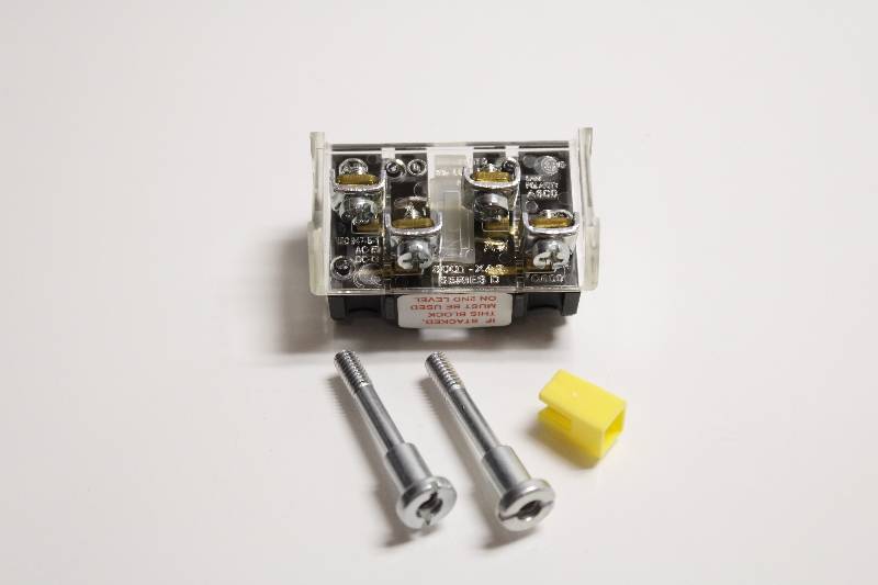 ALLEN-BRADLEY 800T-XA2 SER D NSNBC01