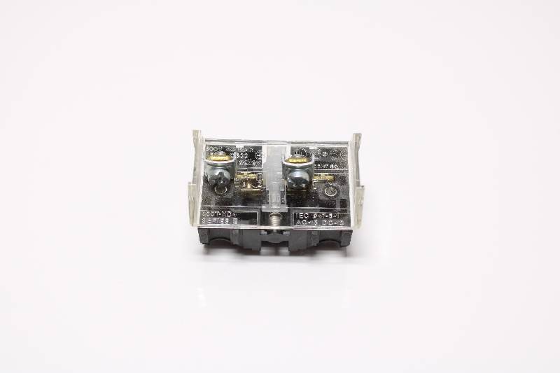 ALLEN-BRADLEY 800T-XD4 SER E NSNBC01 - CONTACTOR