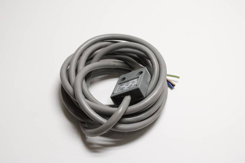 ALLEN-BRADLEY 802B-CSDD1XSXC3 SER A NSNB - LIMIT SWITCH