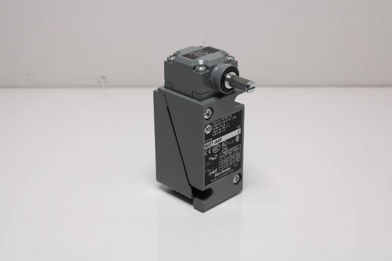 ALLEN-BRADLEY 802T-A4P SER J NSNB - LIMIT SWITCH