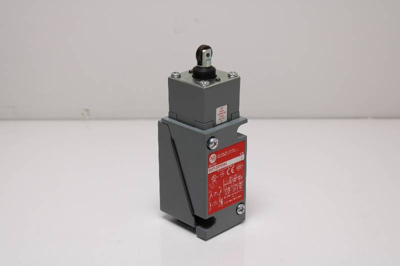 ALLEN-BRADLEY 802T-DTPDS6 SER J NSNB - LIMIT SWITCH