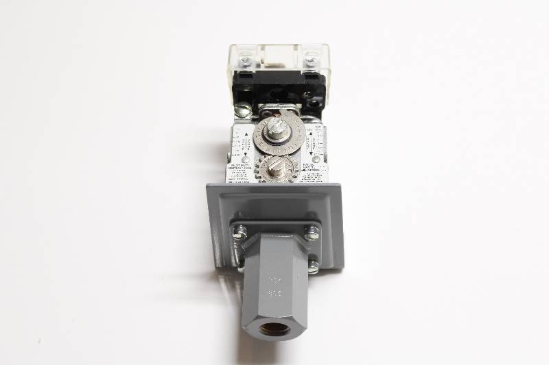 ALLEN-BRADLEY 836-C8 SER A NSNBC02