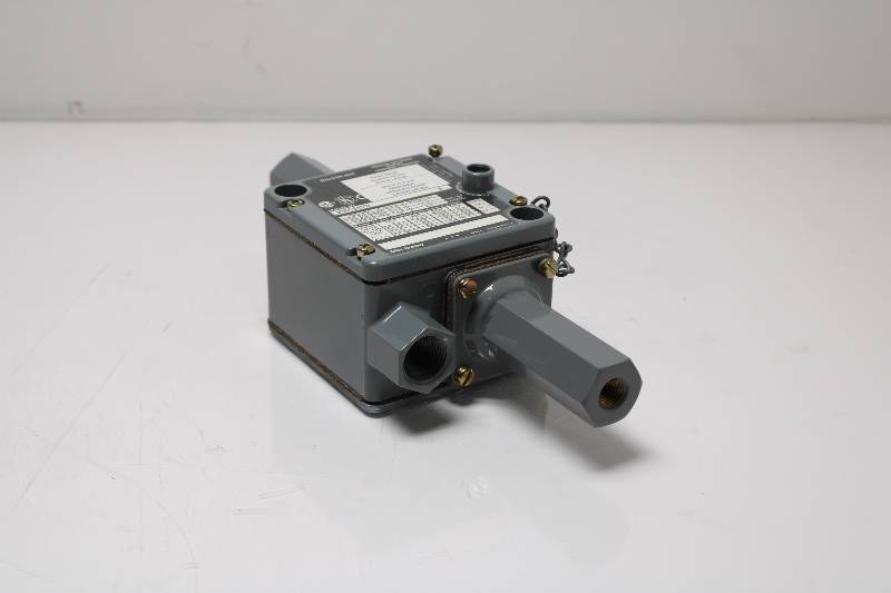 ALLEN-BRADLEY 836T-D453J SER A NSNB