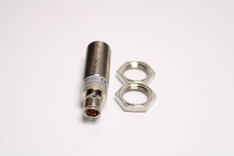 ALLEN-BRADLEY 872C-M8BP18-D4 SER E NSNBC01