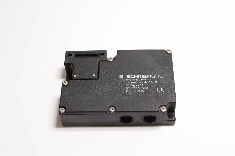 SCHMERSAL AZM 161SK-12/12RKA-024 NSNBC02 - SAFETY SWITCH