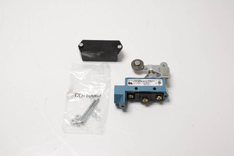 HONEYWELL BZE6-2RQ2 NSNBC01 - LIMIT SWITCH