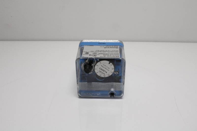 HONEYWELL C6097A1012 NSNBC01 - LIMIT SWITCH