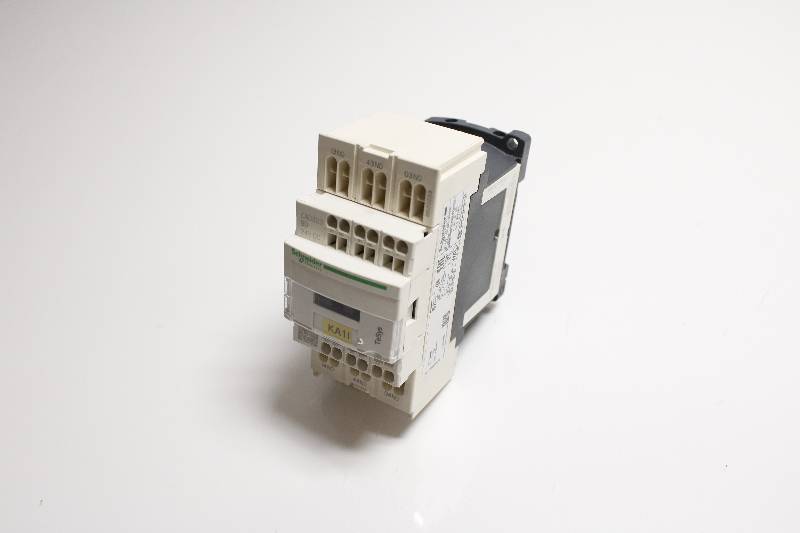 SCHNEIDER ELECTRIC CAD323BD NSNBC01 - RELAY