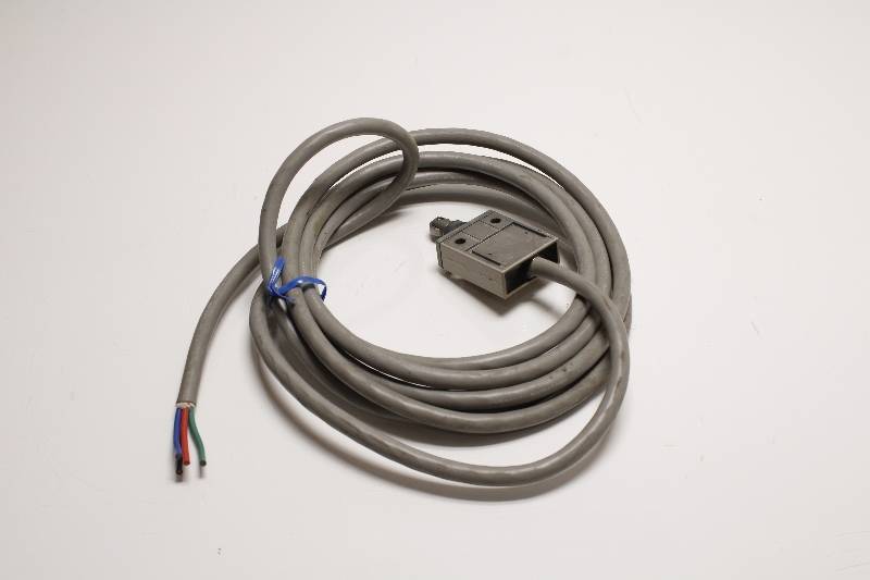 OMRON D4C-1632 NSMD - LIMIT SWITCH